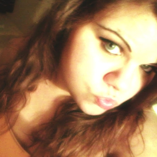 Victoria Nichols Photo 36