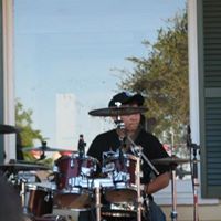 Brian Moya Photo 34