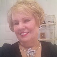Sandy Compton Photo 35