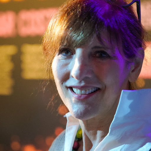 Ruth Davis Photo 30