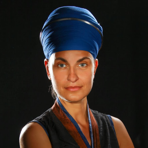 Simrat Kaur Photo 30