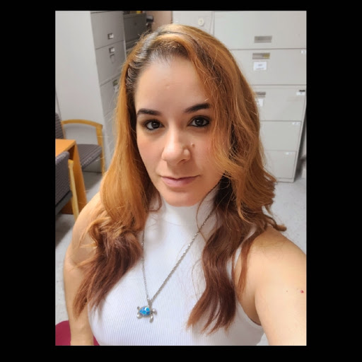 Elizabeth Roldan Photo 16