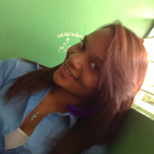 Massiel Ruiz Photo 22