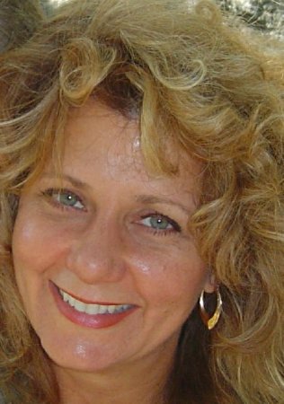 Julie Connor Photo 33