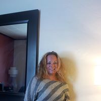 Kelly Hansen Photo 35