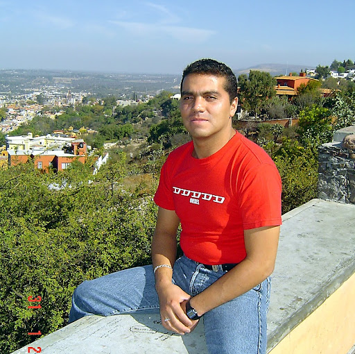 Erik Angeles Photo 19