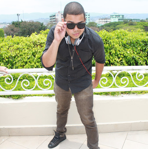 Leonel Fuentes Photo 21