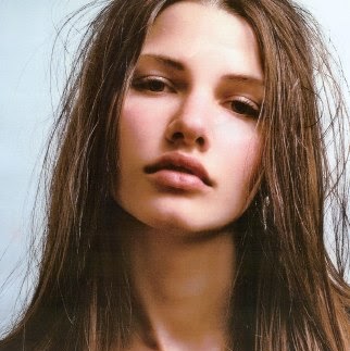 Emma Watt Photo 9