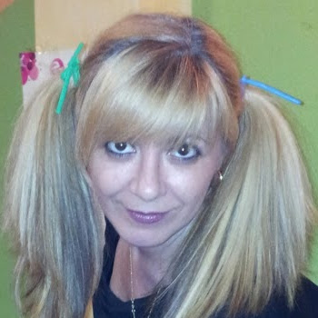 Chari Gomez Photo 16