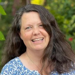 Julie Clark Photo 45
