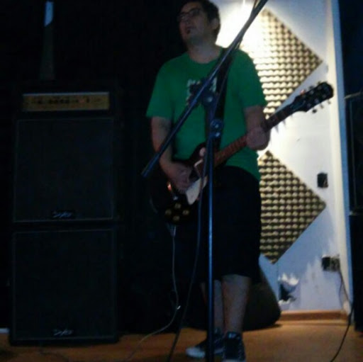 Daniel Escobar Photo 27