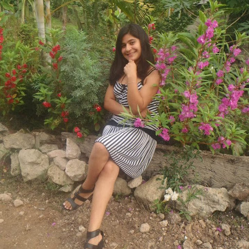 Maria Olivas Photo 18
