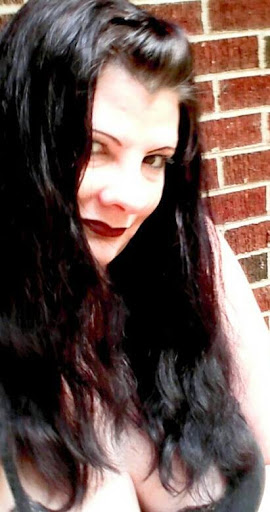 Julie Guthrie Photo 34