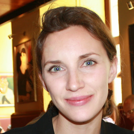 Sarah Francis Photo 27