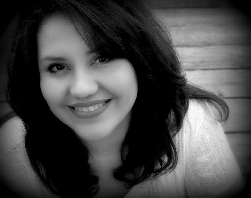 Michelle Flores Photo 41