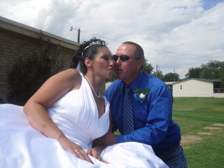 Elizabeth Martinez Photo 33