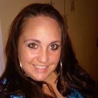 Melanie Medeiros Photo 25