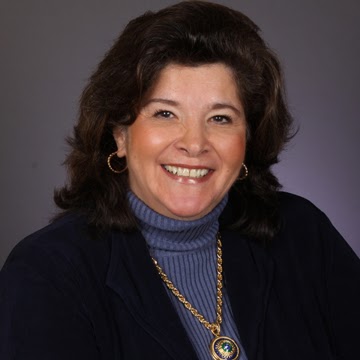 Joan Moore Photo 41