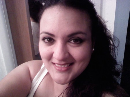Elizabeth Martinez Photo 32