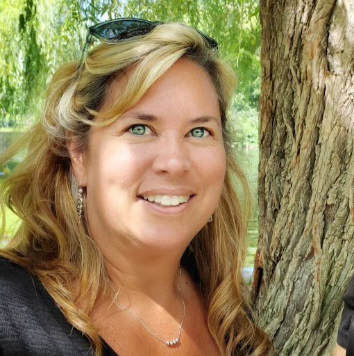 Laura Arrington Photo 25