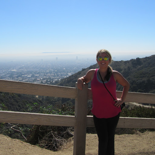 Julia Thompson Photo 33