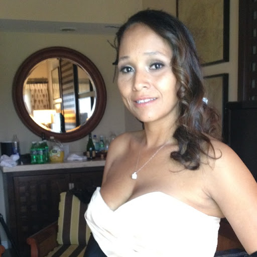 Angie Wilkinson Photo 17