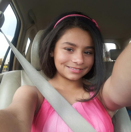 Maya Salas Photo 14
