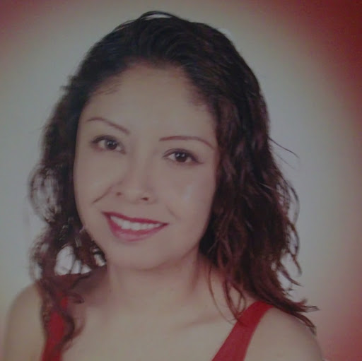 Veronica Flores Photo 24