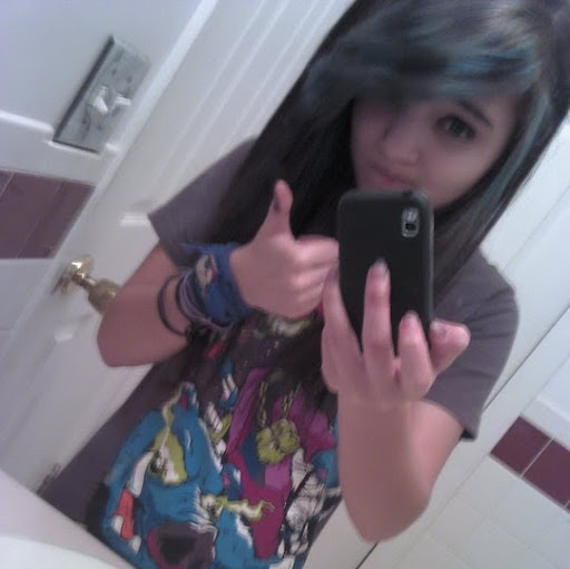 Kelly Lopez Photo 17