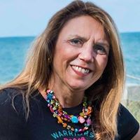 Judy Medeiros Photo 26