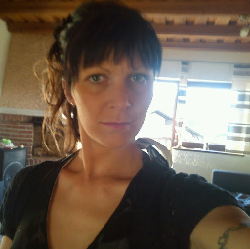 Stefanie Wagner Photo 15