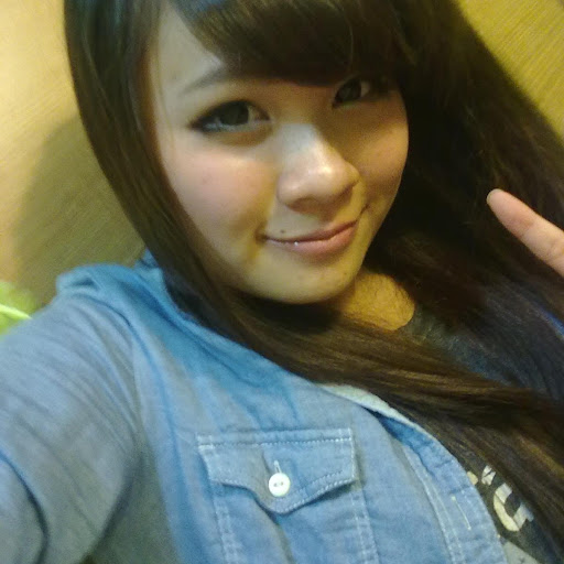 Amy Truong Photo 30