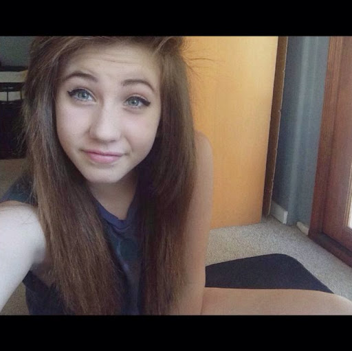 Katelyn Warner Photo 17