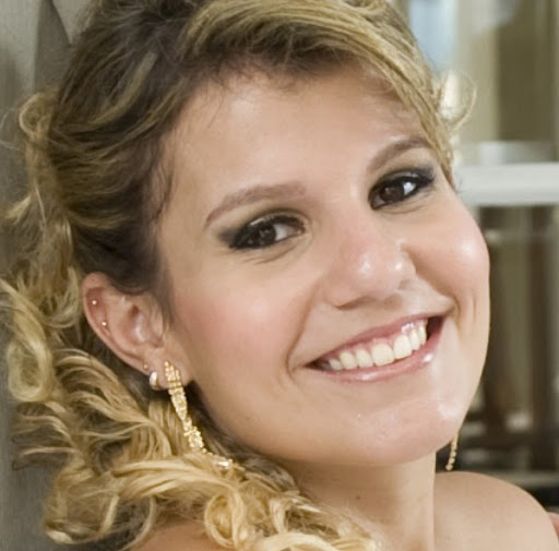 Simone Barreto Photo 5