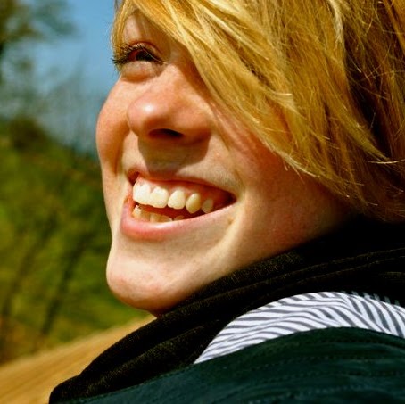 Anne Bach Photo 36