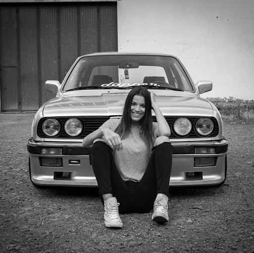 Yesenia Lopez Photo 35