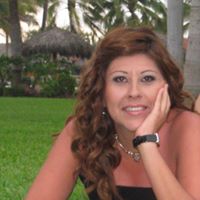 Rocio Quiroz Photo 24