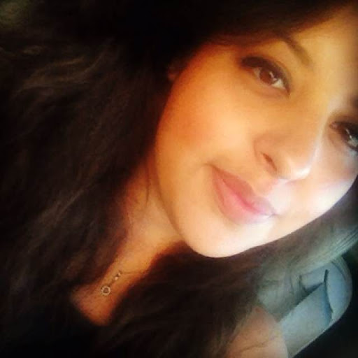 Alexandra Uribe Photo 17