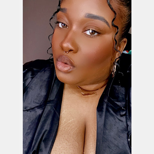 Erika Butler Photo 30
