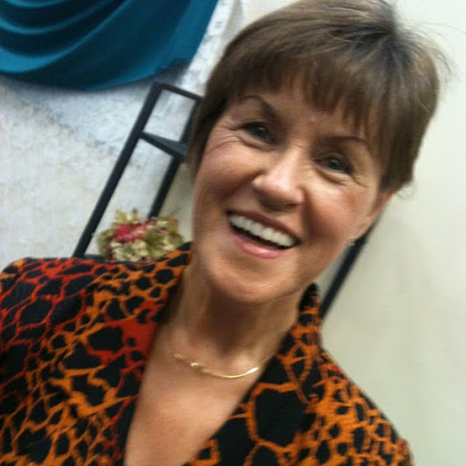 Lynne Daniel Photo 20