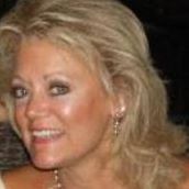 Laura Zeman Photo 16