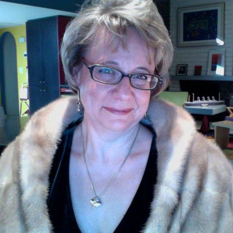 Lisa Perry Photo 5