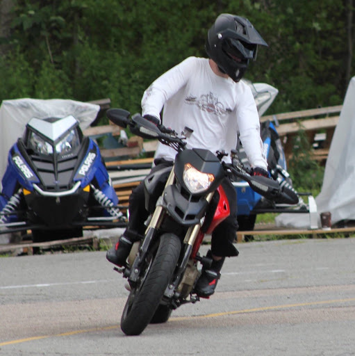 Mike Hilton Photo 32