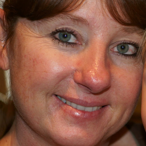 Deanna Reynolds Photo 39