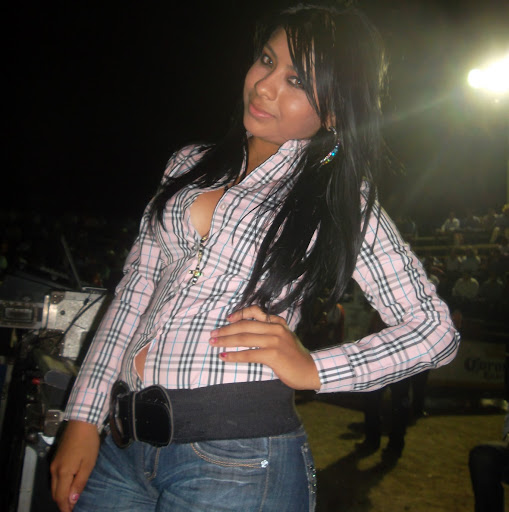 Indira Vega Photo 12