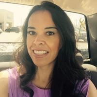 Elizabeth Vasquez Photo 9