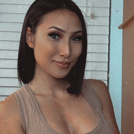 Sheila Nguyen Photo 25