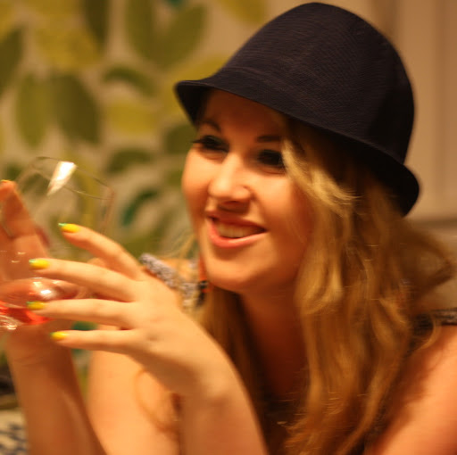Laura Woodland Photo 16
