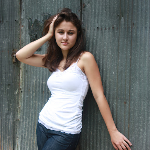 Emily Mays Photo 25