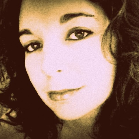 Nicole Steele Photo 25